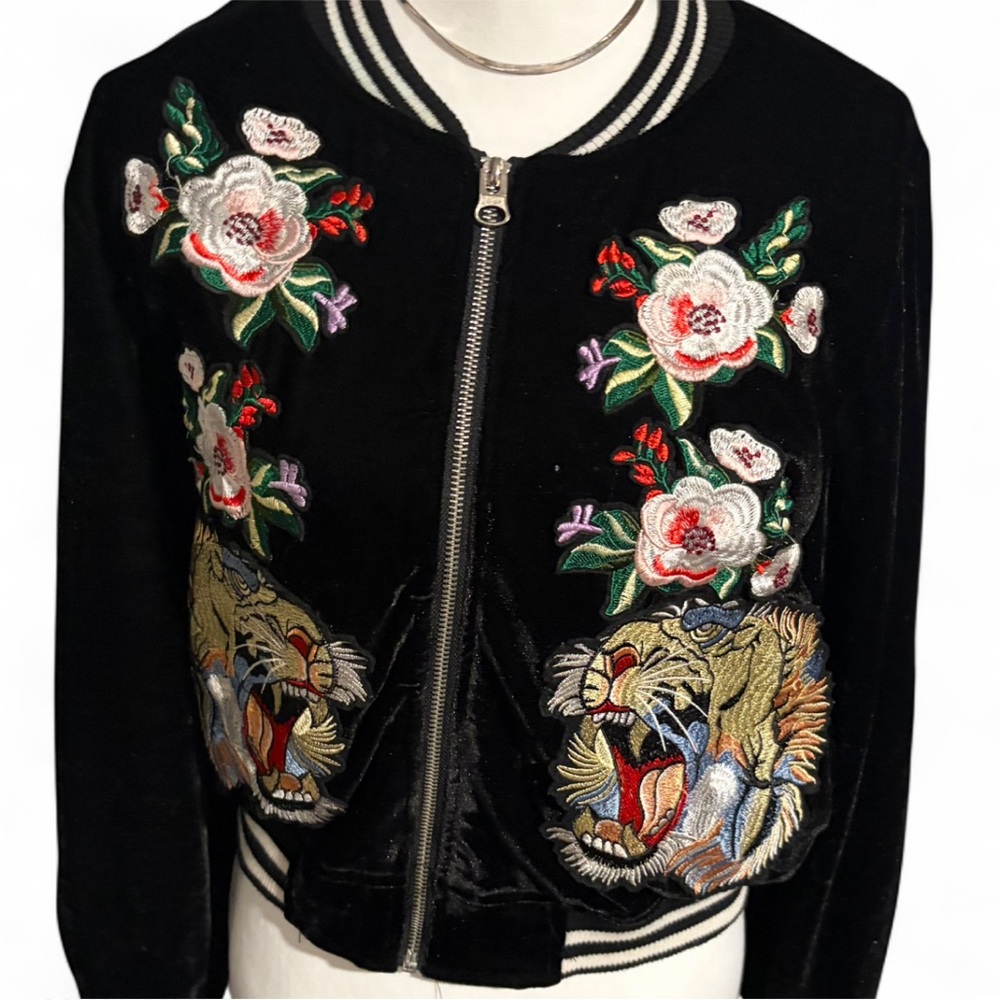 Vintage Floral Embroidered Black Jacket